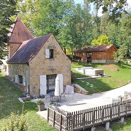 Maison Climatisee Avec Jacuzzi A 10 Min De Sarlat Exterior photo