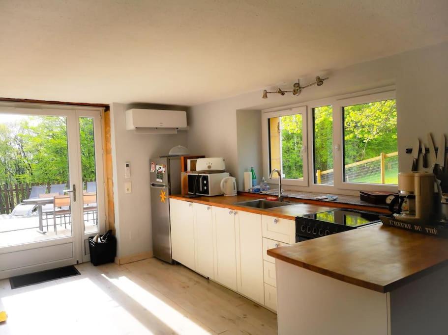 Maison Climatisee Avec Jacuzzi A 10 Min De Sarlat Exterior photo